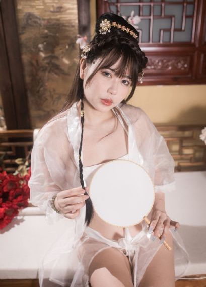 男生一边吃胸一边摸屁股视频_剧情片HD在线观看