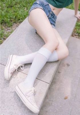 《年轻的女教师》在线观看_4K神马影院手机在线
