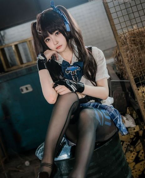 美女脱得一干二净_DVD免费在线播放