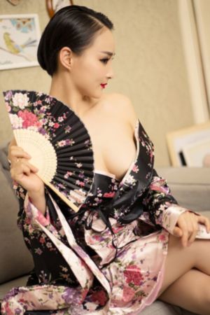 不雅暴露电影_BD高清迅雷在线观看