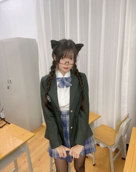 成人午夜影院_DVD电影免费在线