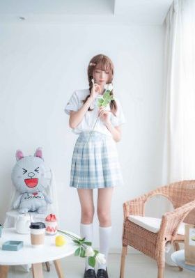 老卫抱着淑蓉进房间第八集视频_1080P神马影院手机在线